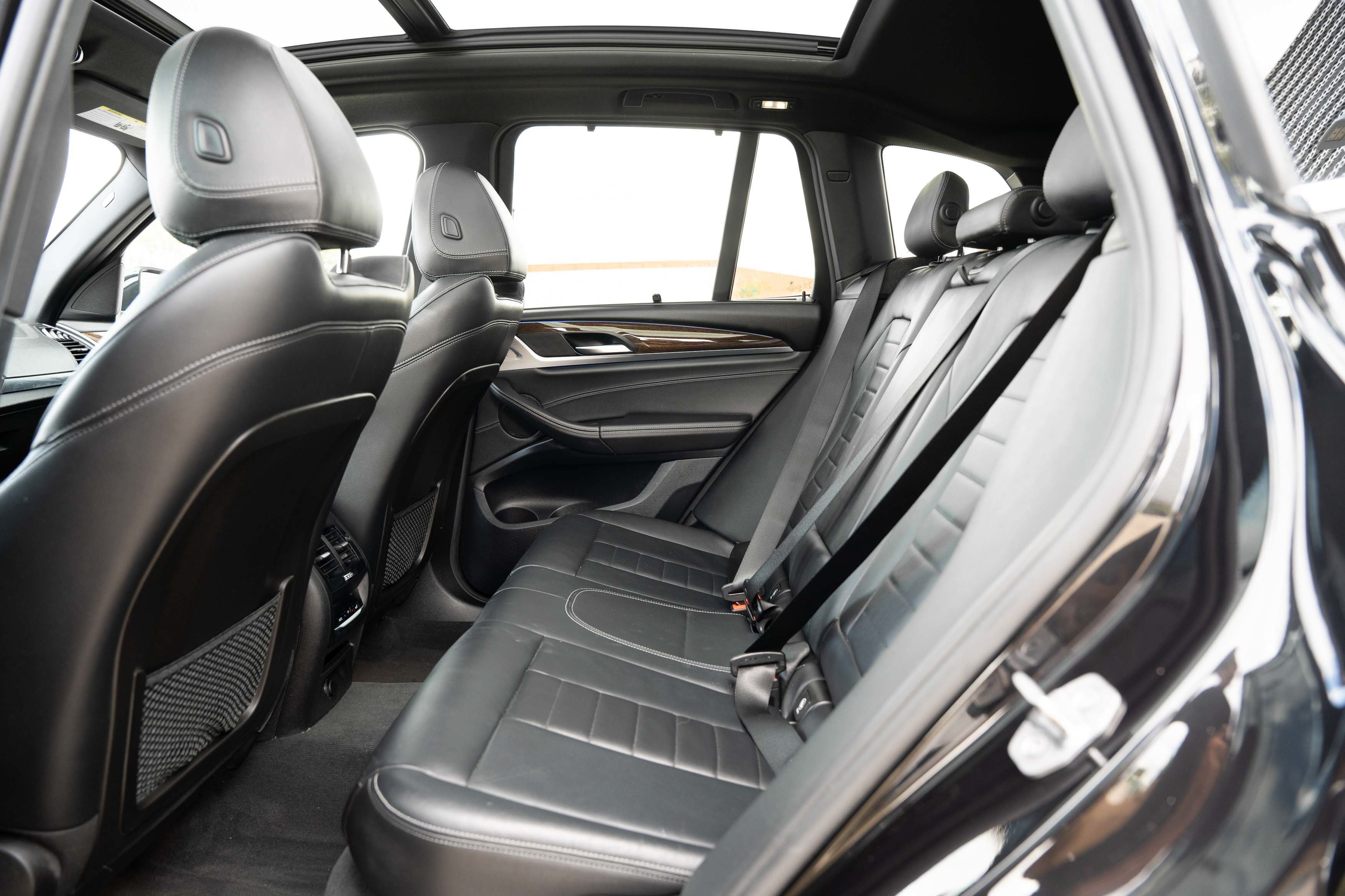 Used 2018 Black Sapphire Metallic BMW xDrive30i image 20