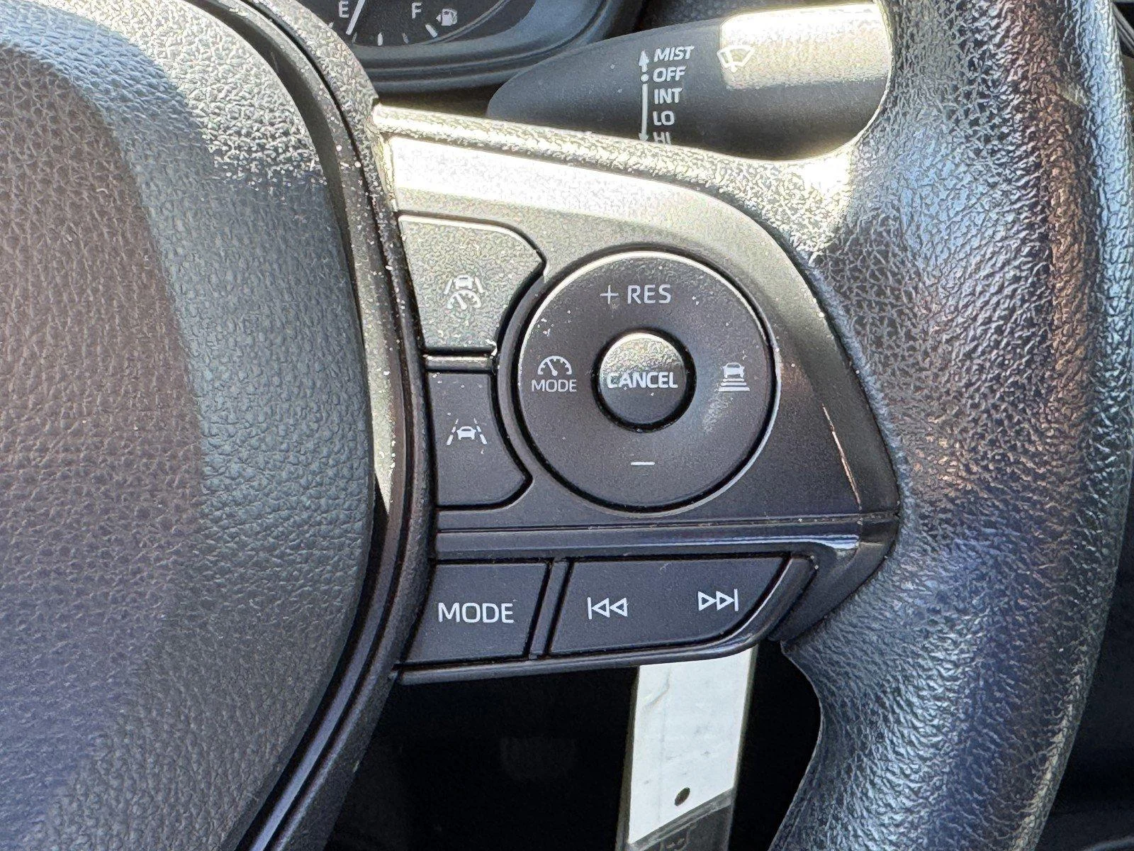 Used 2023 Classic Silver Me Toyota LE image 20