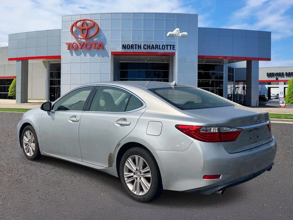 Used 2013 Silver Lexus 350 image 4