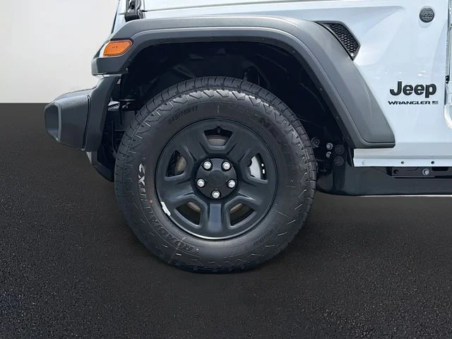 New 2026 Bright White Clear-Coat Exterior Paint Jeep Sport image 29