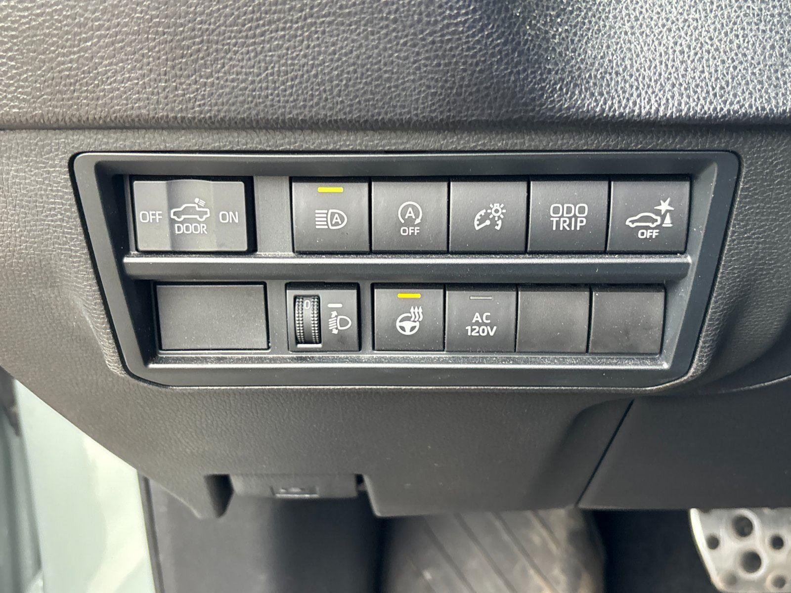 Used 2022 Lunar Rock Toyota SR5 image 17