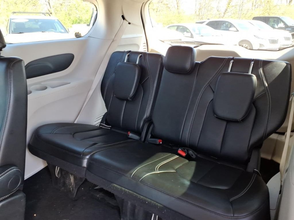 Used 2024 White Chrysler Touring L image 9