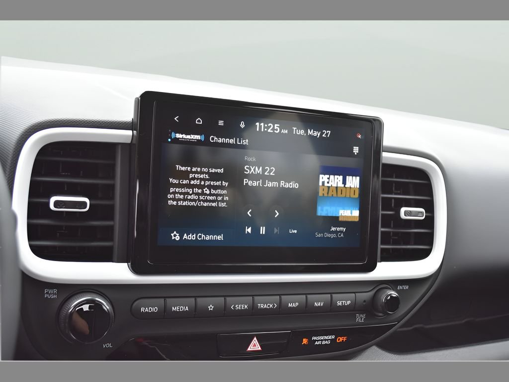 2025 Hyundai Venue Limited - Photo 22