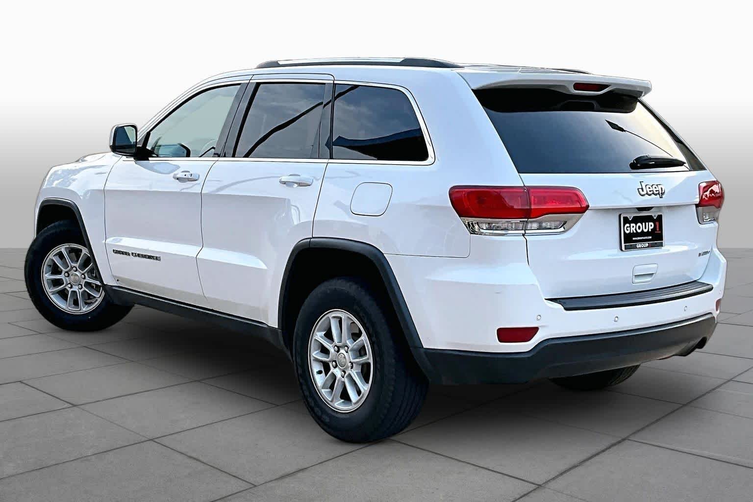 Used 2019 Bright White Clearcoat Jeep Laredo E image 12