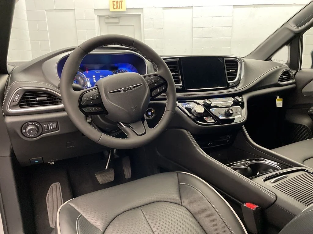 New 2026 White Chrysler Limited image 12