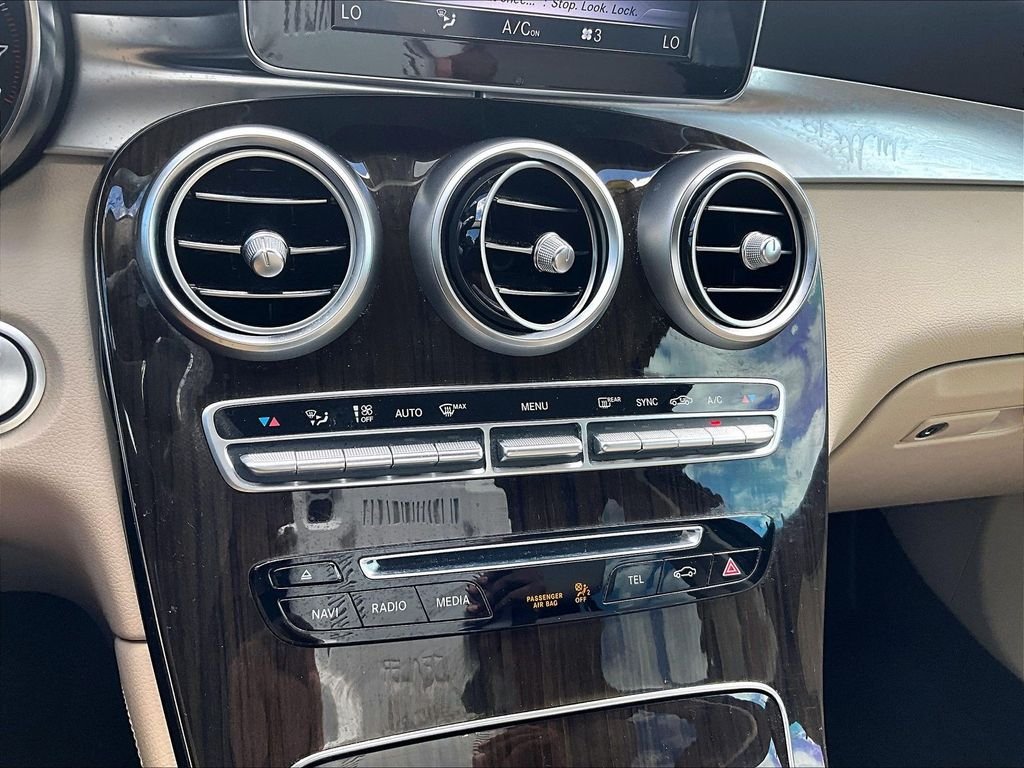 Used 2019 White Mercedes-Benz GLC 300 image 26