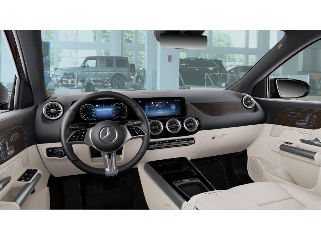 New 2026 MANUFAKTUR Patagonia Red Metallic Mercedes-Benz GLA 250 image 3