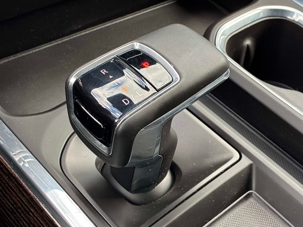 Used 2024  GMC Elevation image 24