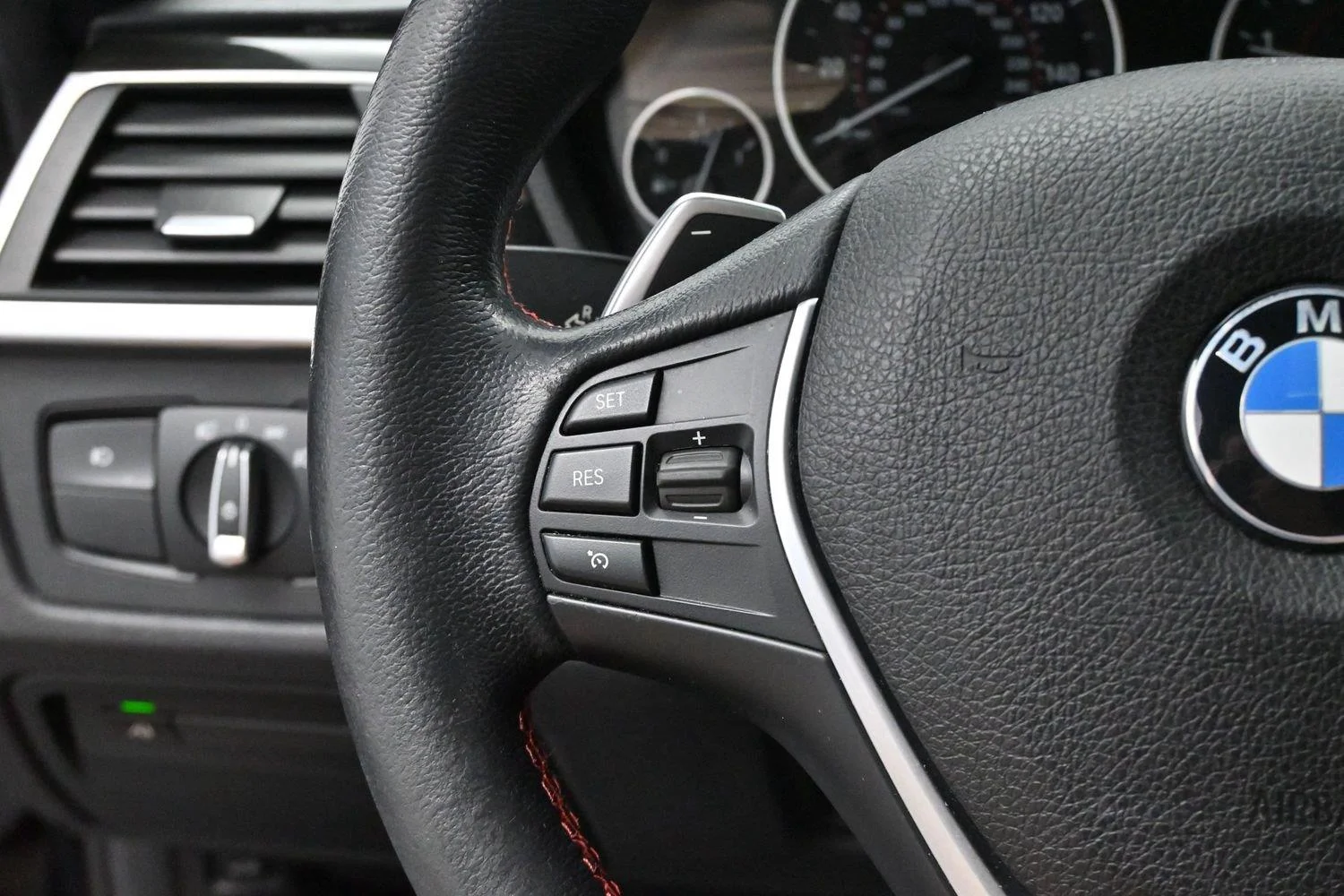 Used 2018 Black Sapphire Metallic BMW 330i image 16