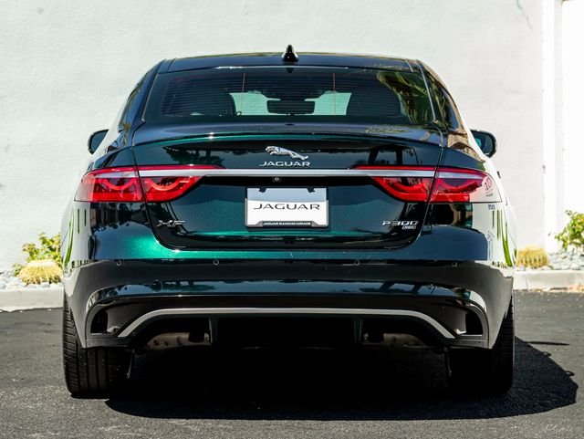 Used 2021 British Racing Green Metallic Jaguar R-Dynamic SE image 8