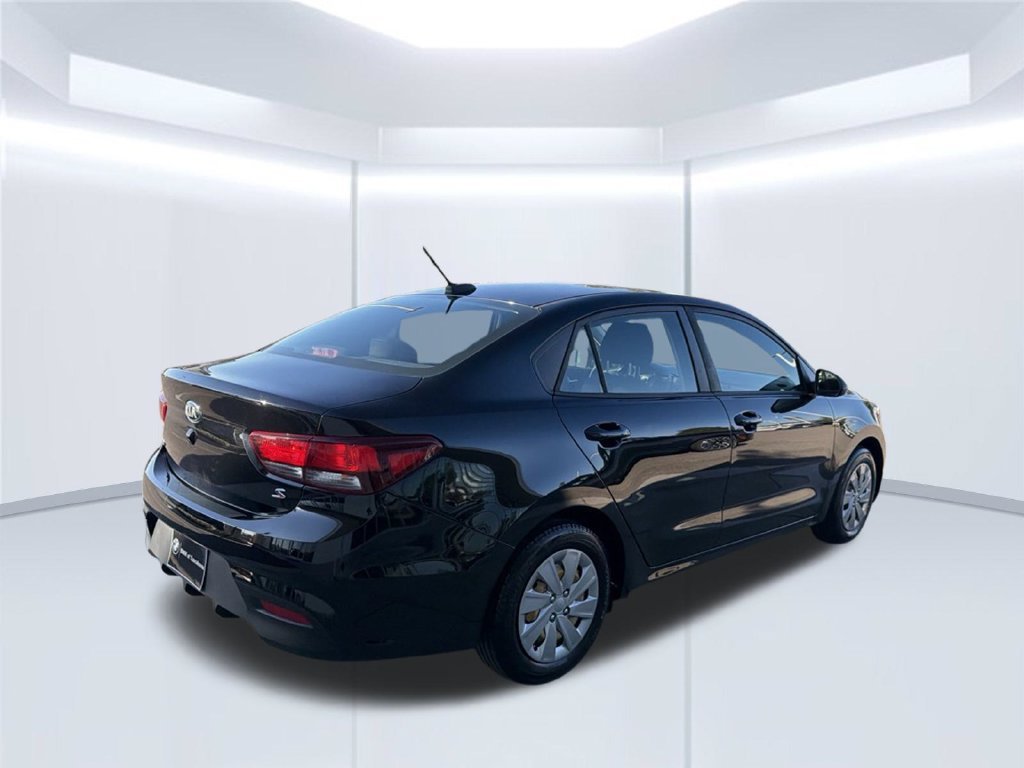 Used 2019 Black Kia S image 7