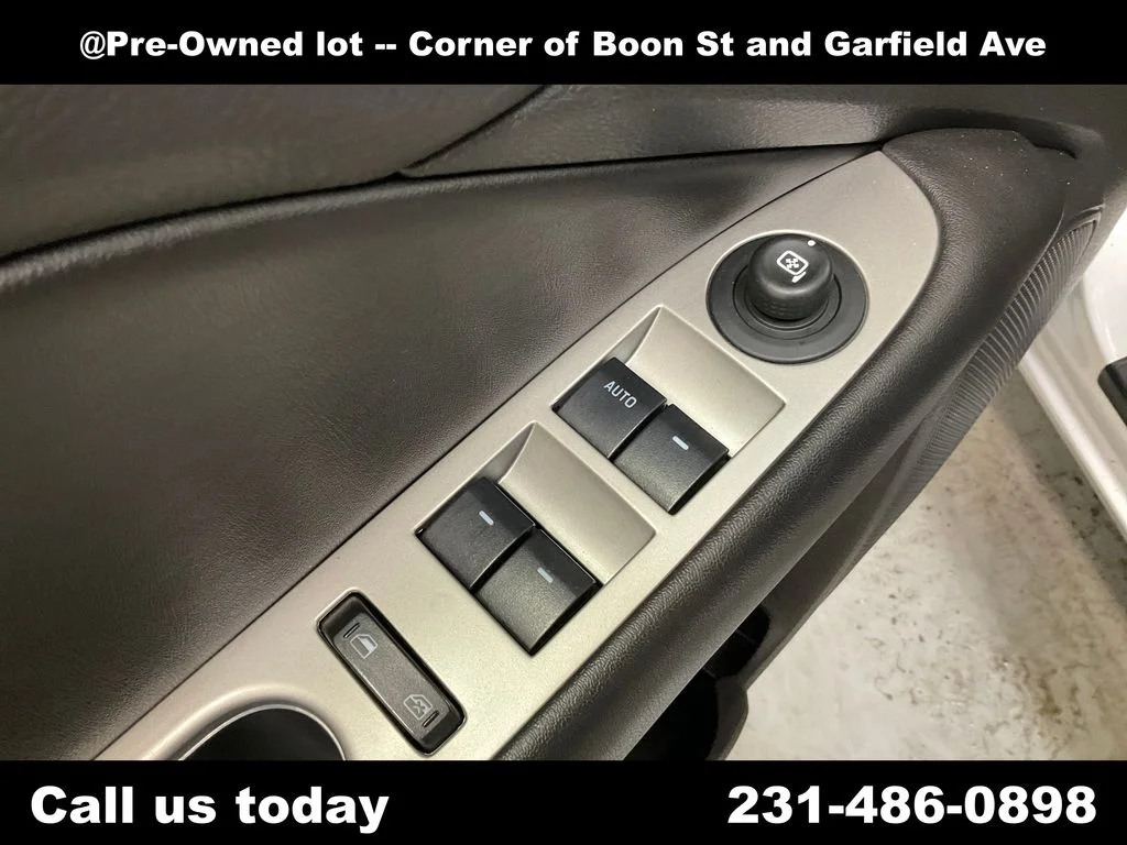 Used 2010  Ford SEL image 16