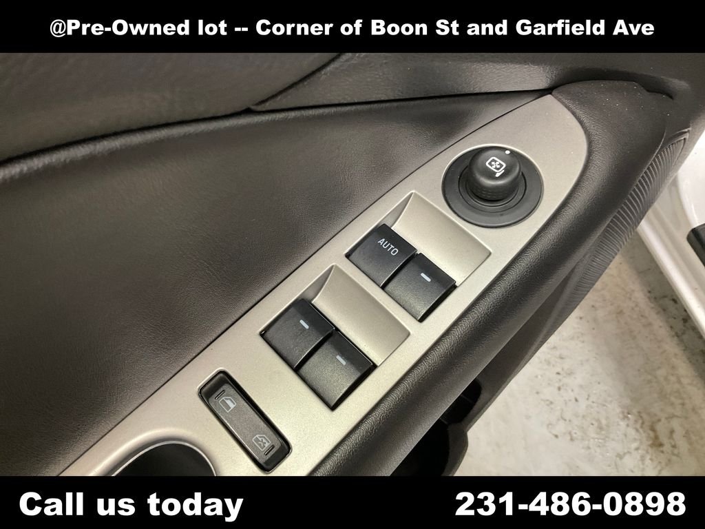 Used 2010  Ford SEL image 16