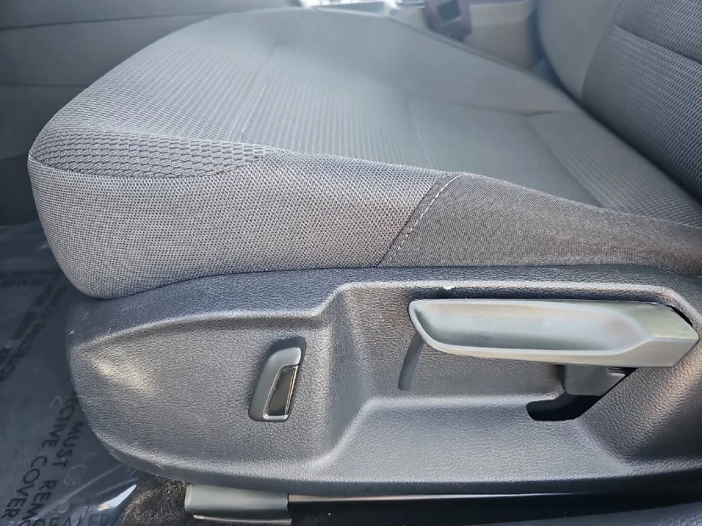 Used 2019 Blue Volkswagen S image 28
