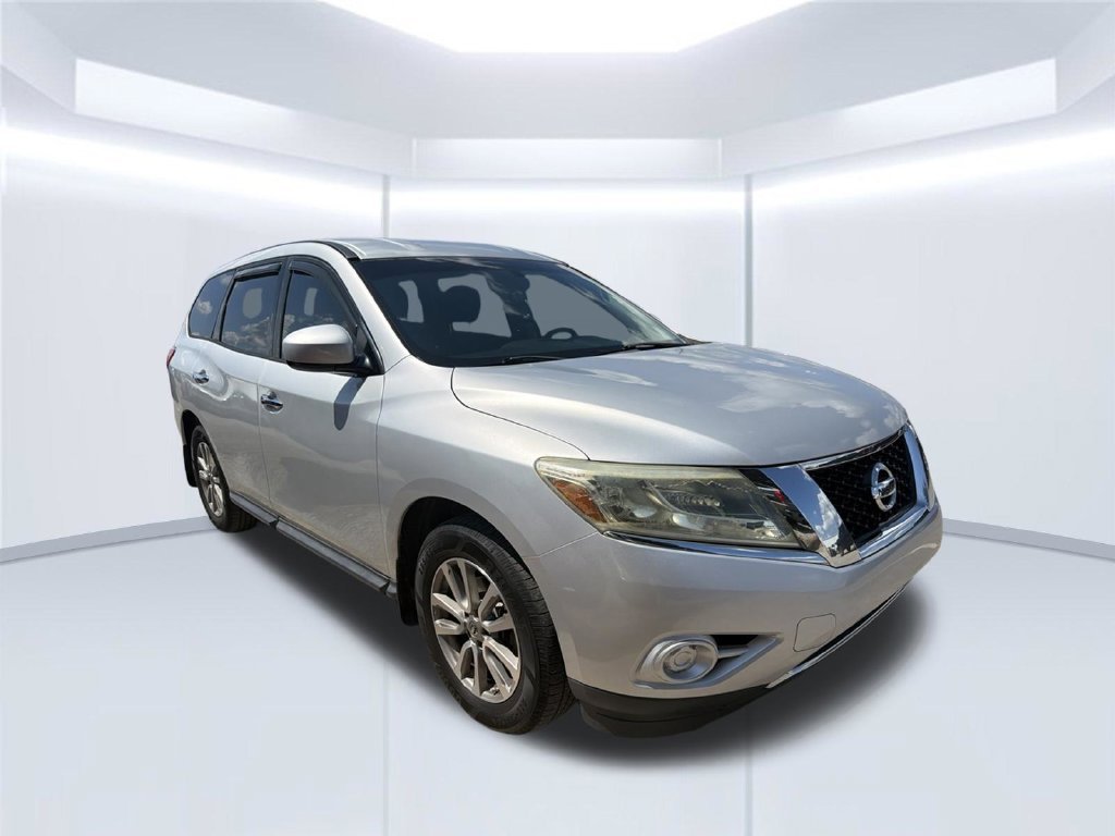 Used 2015 Silver Nissan S image 4