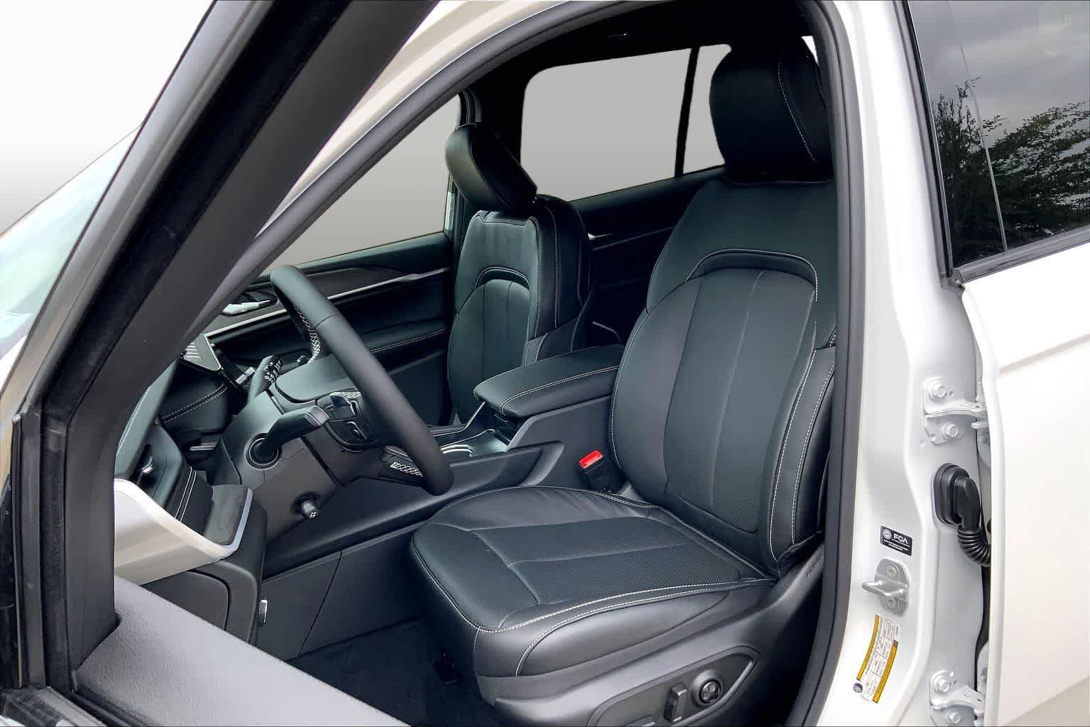 New 2026 Bright White Clearcoat Jeep Limited Reserve image 9