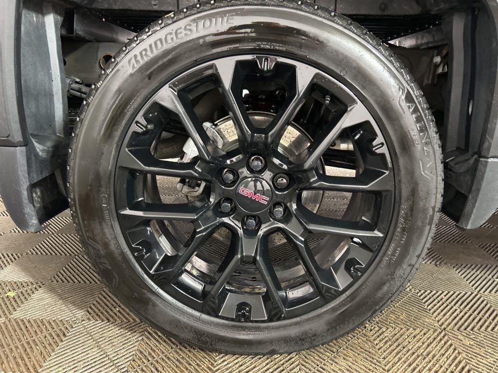 Used 2025 Onyx Black GMC Denali image 2