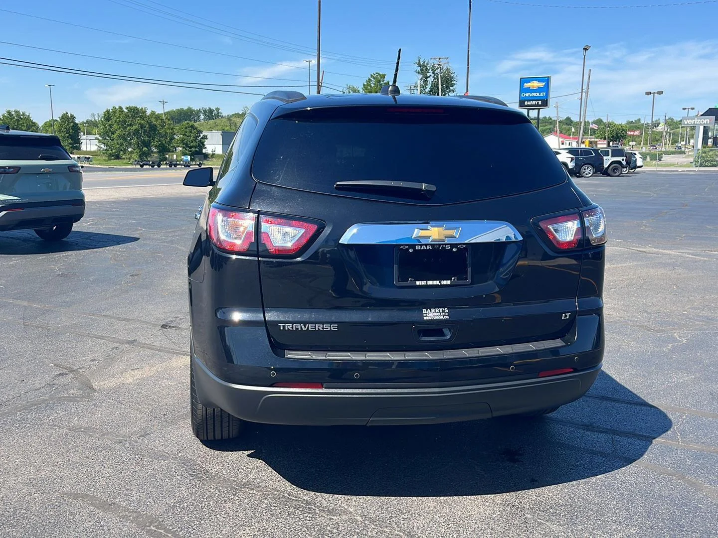Used 2017 MOSAIC BLACK METALLIC Chevrolet LT image 4