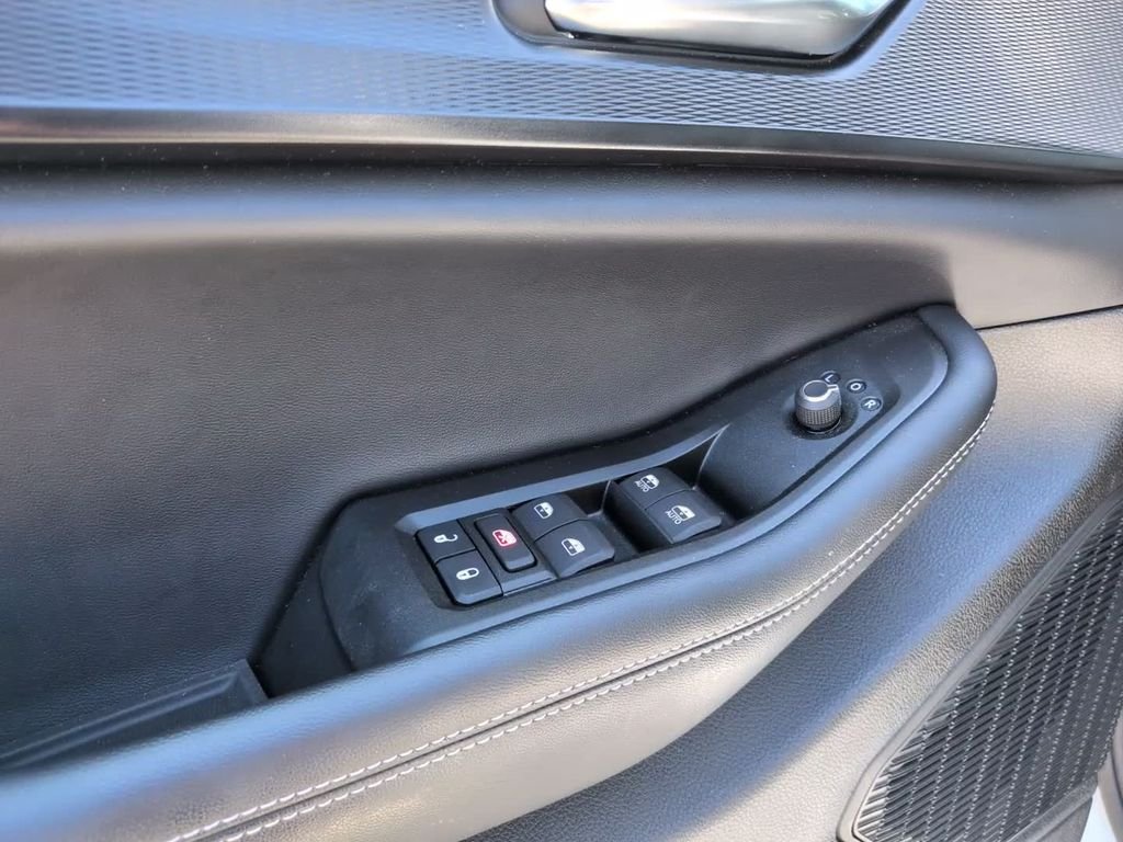 Used 2025 White Jeep Altitude X image 23