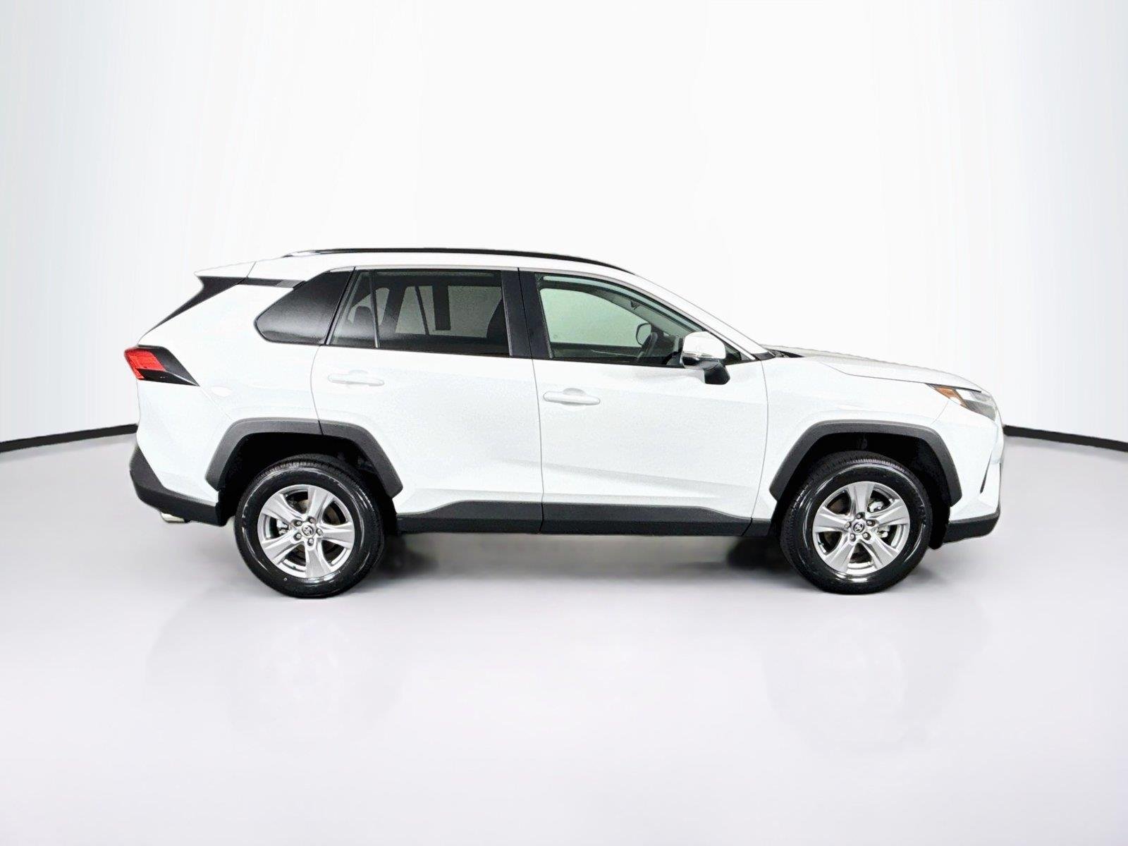 Used 2025 Ice Cap Toyota XLE image 10