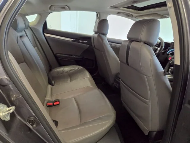 Used 2017  Honda Touring image 16