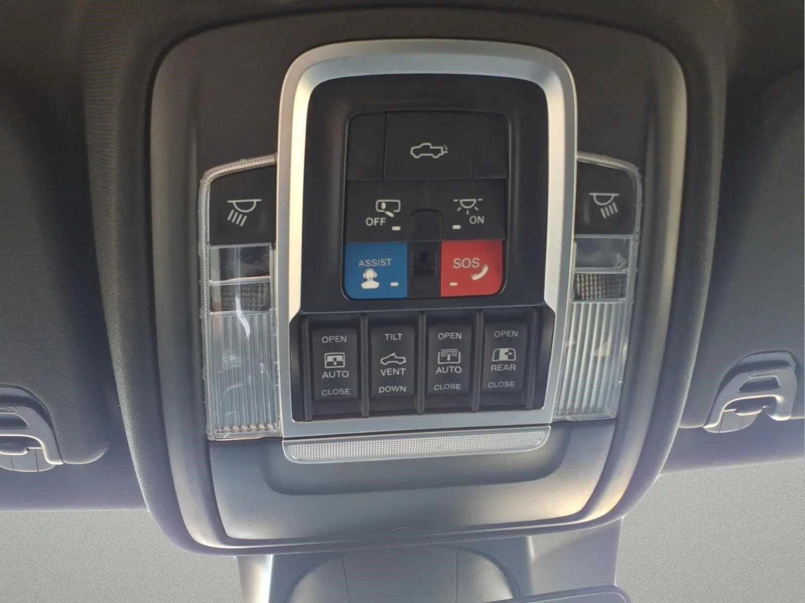 Used 2023 Diamond Black Crystal Pearlcoat Ram Laramie image 29