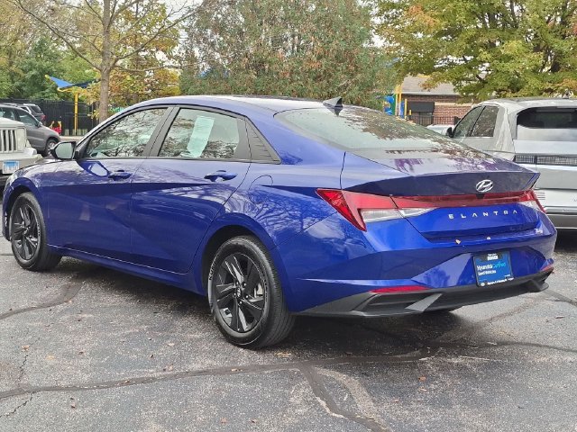 Used 2023 Blue Hyundai SEL image 5