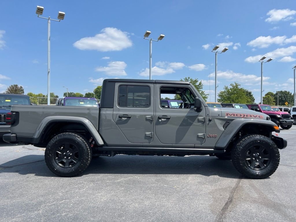 Used 2022 Gray Clearcoat Jeep Mojave image 51