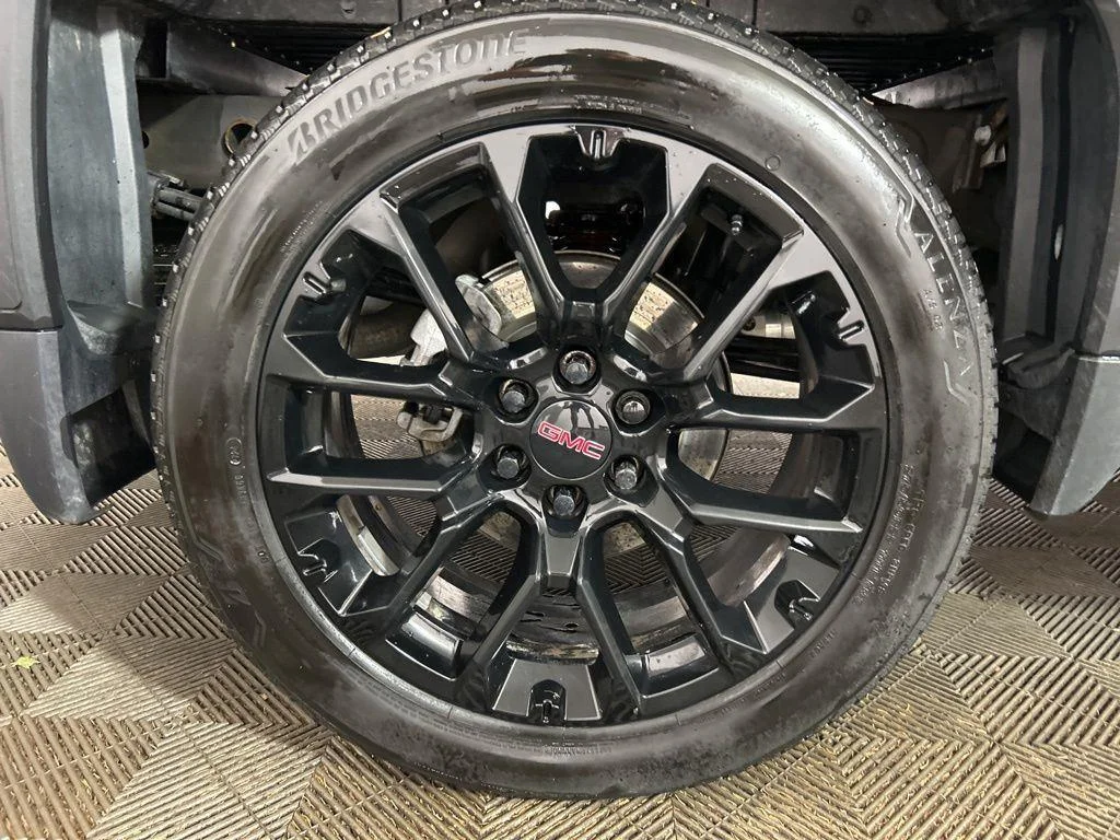 Used 2025 Onyx Black GMC Denali image 2
