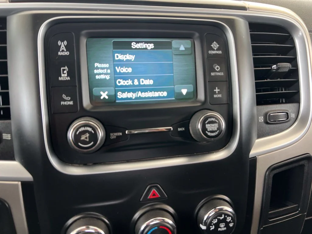 Used 2019 White Ram Warlock image 21
