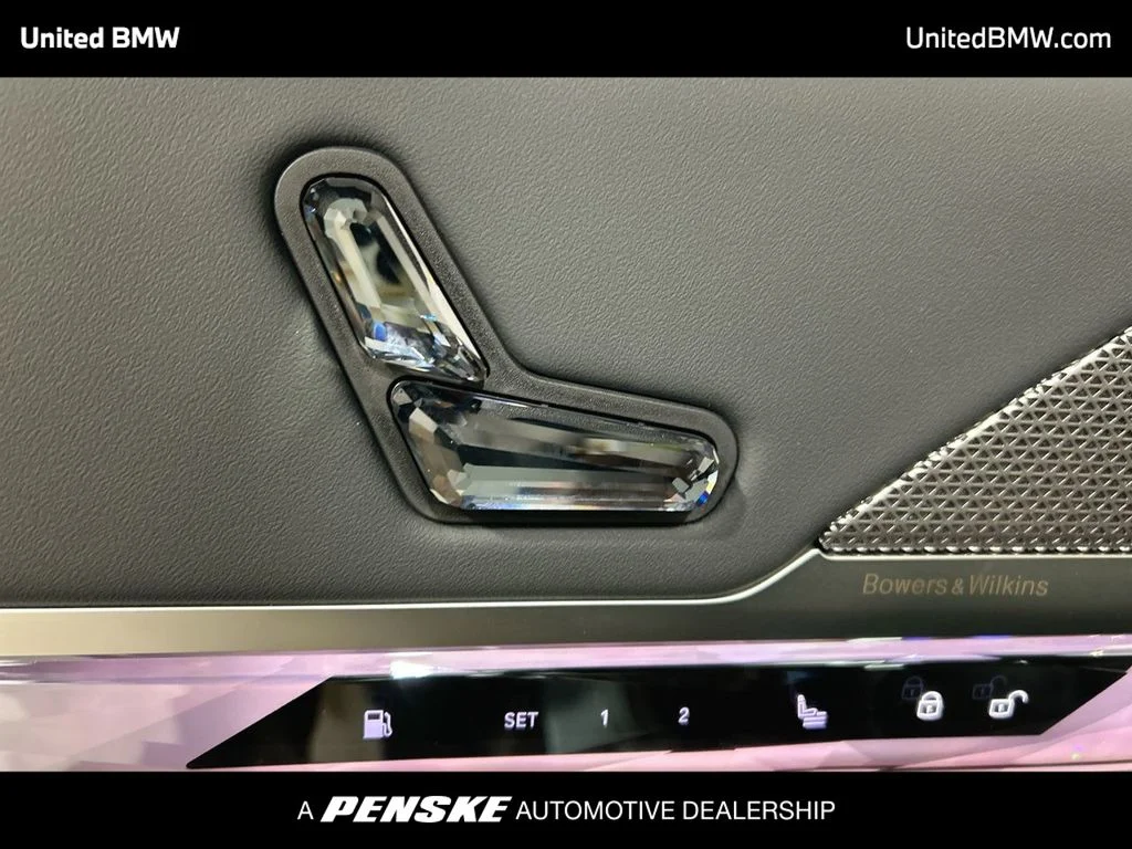 2026 BMW 7 Series 750e - Photo 11