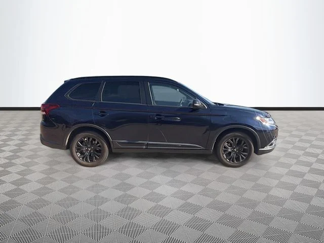 Used 2018 Blue Mitsubishi LE image 7