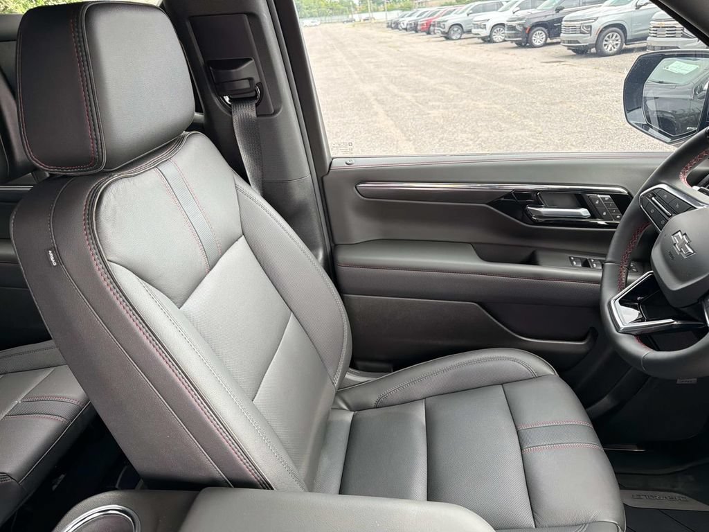 2026 Chevrolet Suburban RST - Photo 42