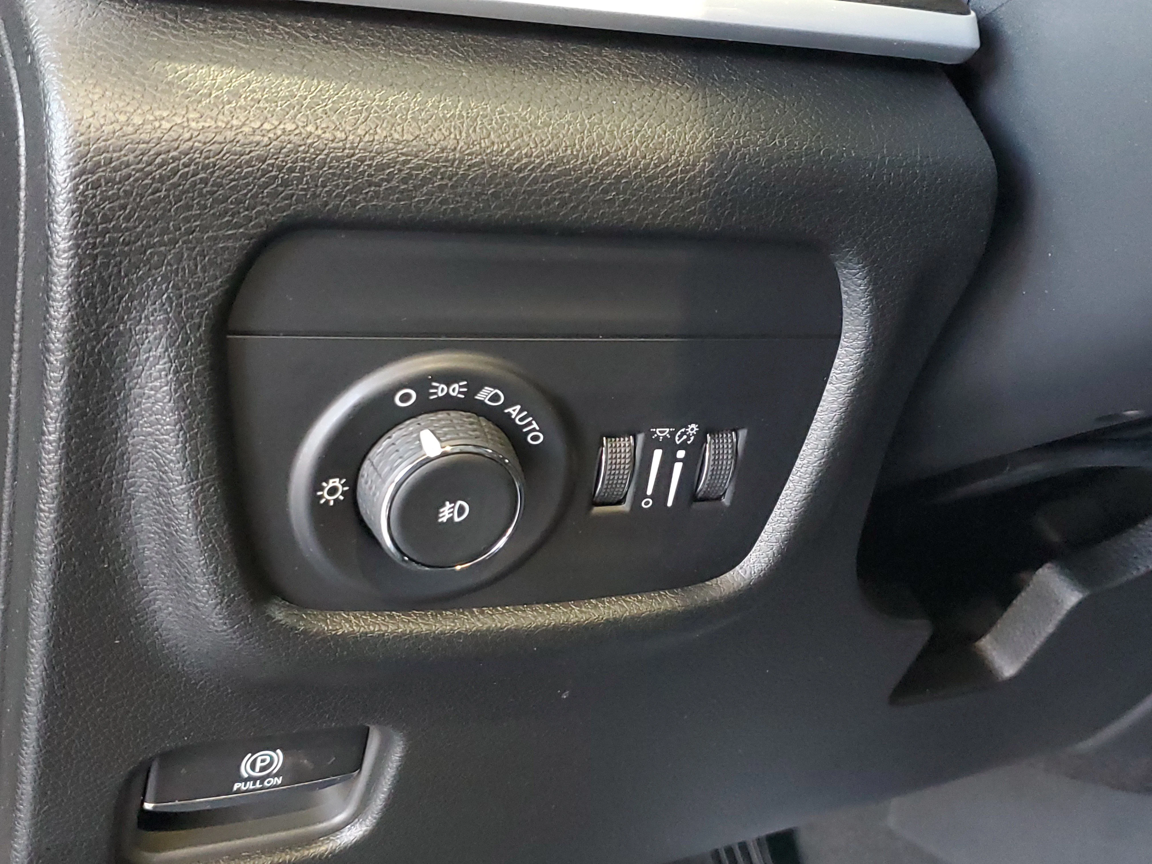 New 2026 Baltic Gray Metallic Clear-Coat Exterior Paint Jeep Limited image 18