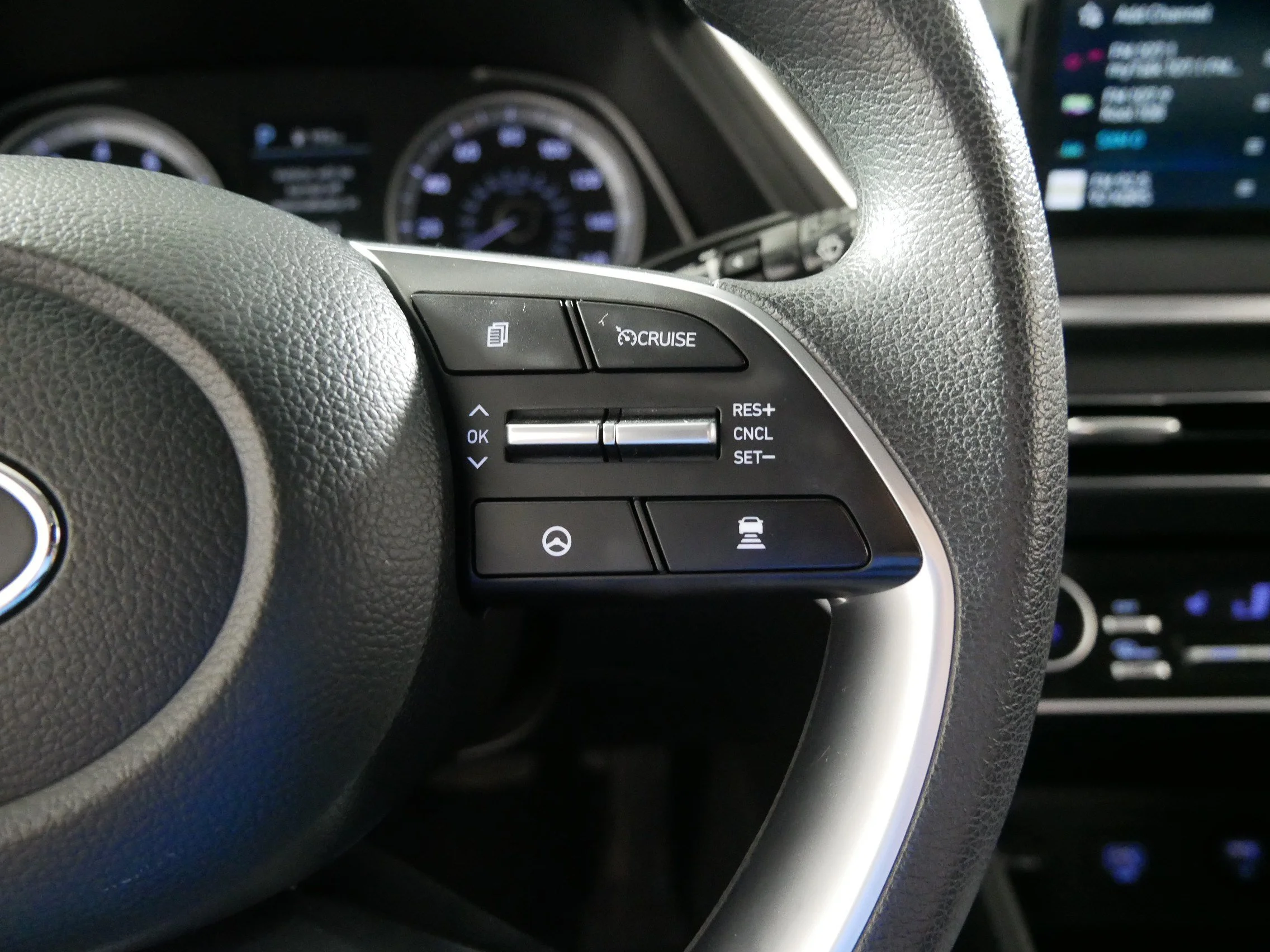 Used 2023 Portofino Gray Hyundai SEL image 28