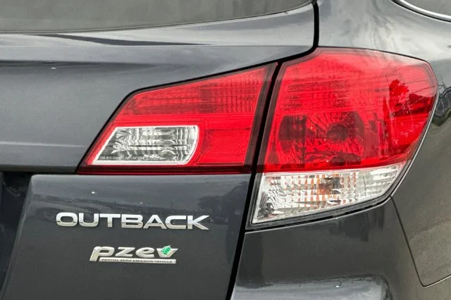 Used 2014 Gray Subaru 2.5i image 33