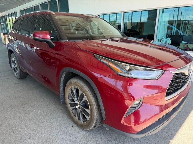 2021 Toyota Highlander XLE 4x2 V6's photo