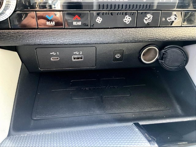 Used 2022 Gray Mitsubishi SEL image 27