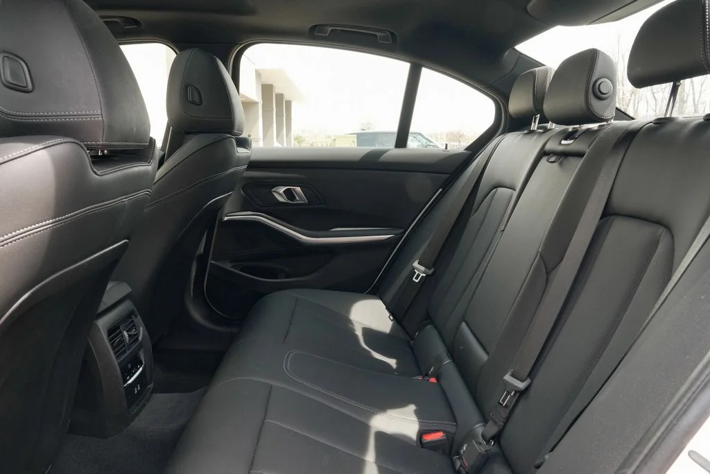 2024 BMW 3 Series 330i - Photo 36