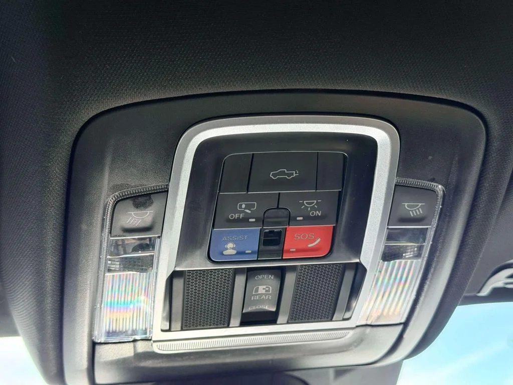 Used 2024 Silver Ram Laramie image 28
