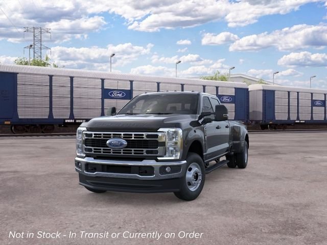 New 2026 Agate Black Metallic Ford  image 2