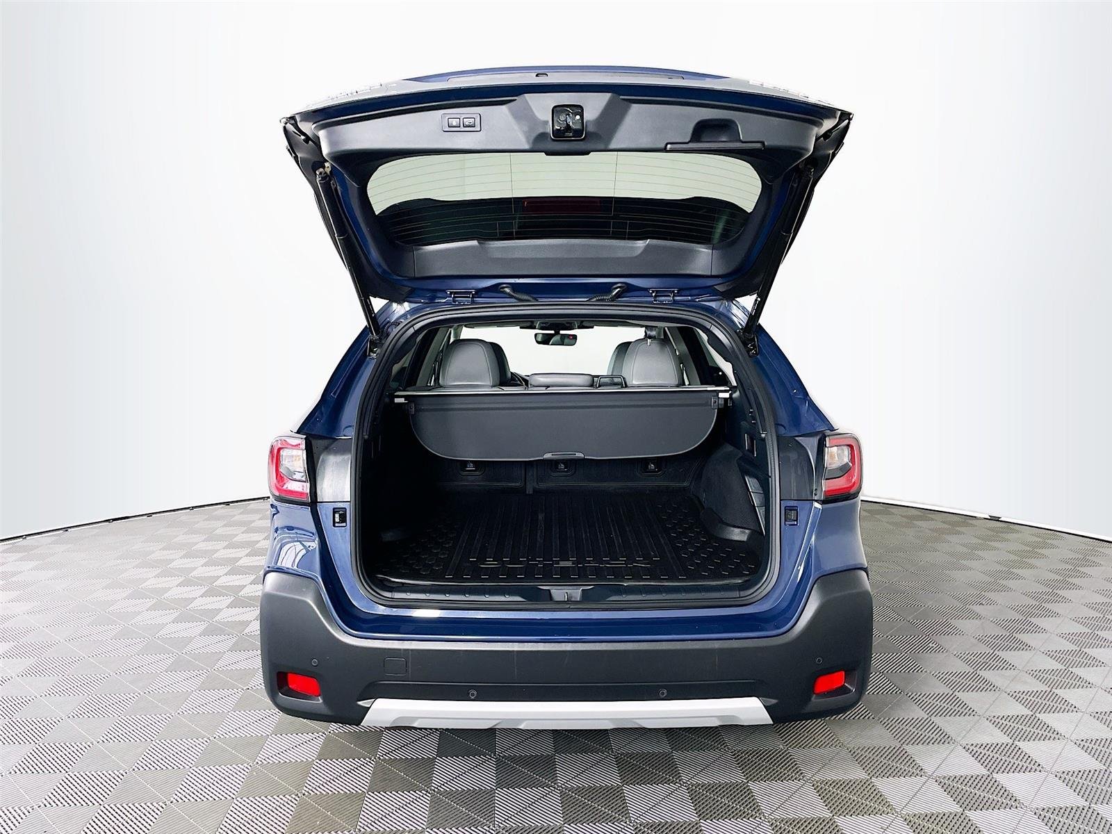 Used 2023 Cosmic Blue Pearl Subaru Limited XT image 31