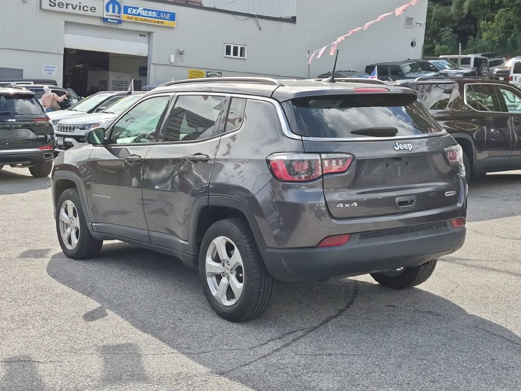 Used 2019 Gray Jeep Latitude image 8