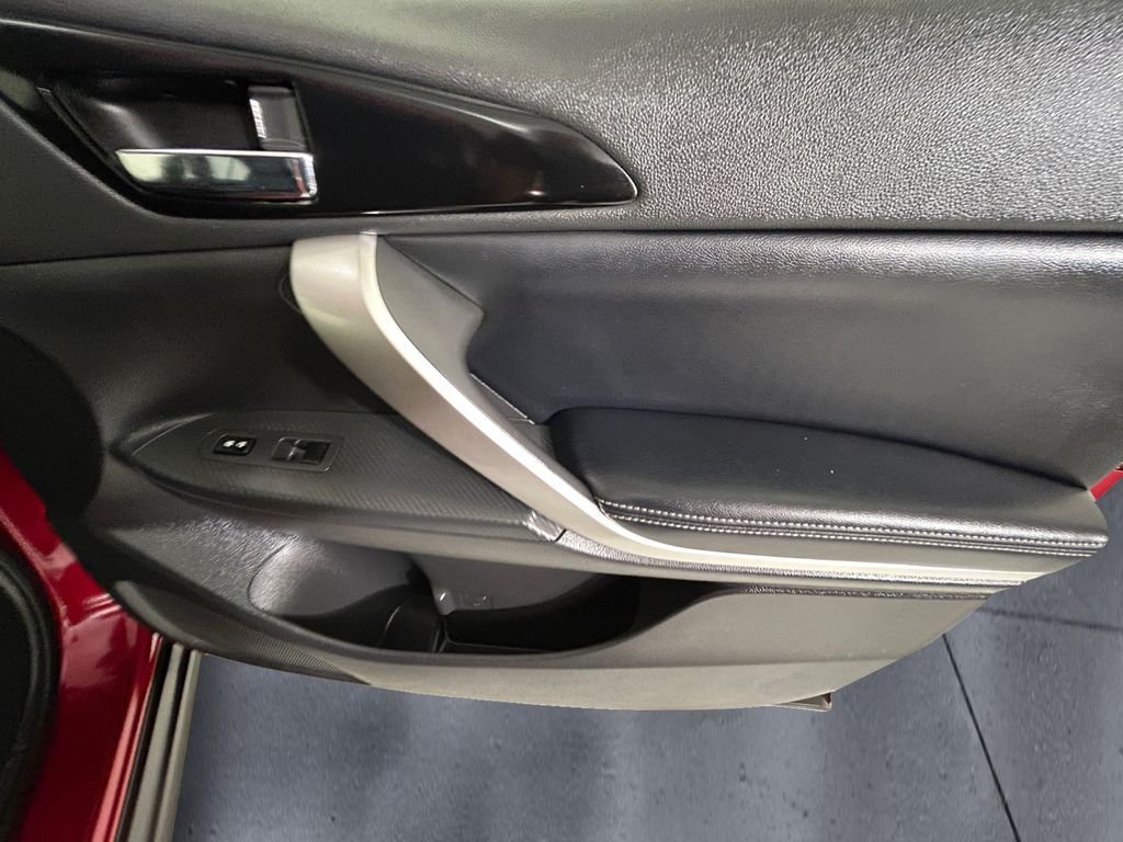 Used 2024 Silver Mitsubishi SE image 15