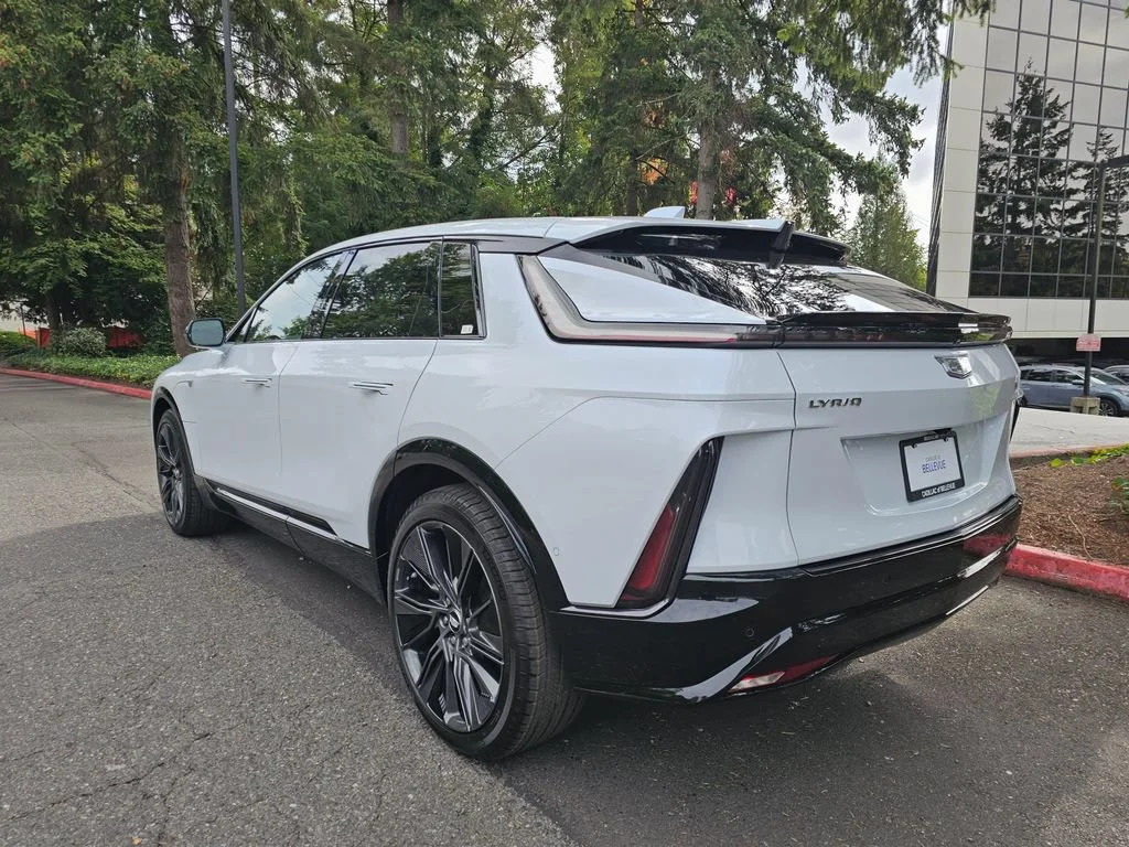 New 2027 Vibrant White Tricoat Cadillac Signature Sport image 5