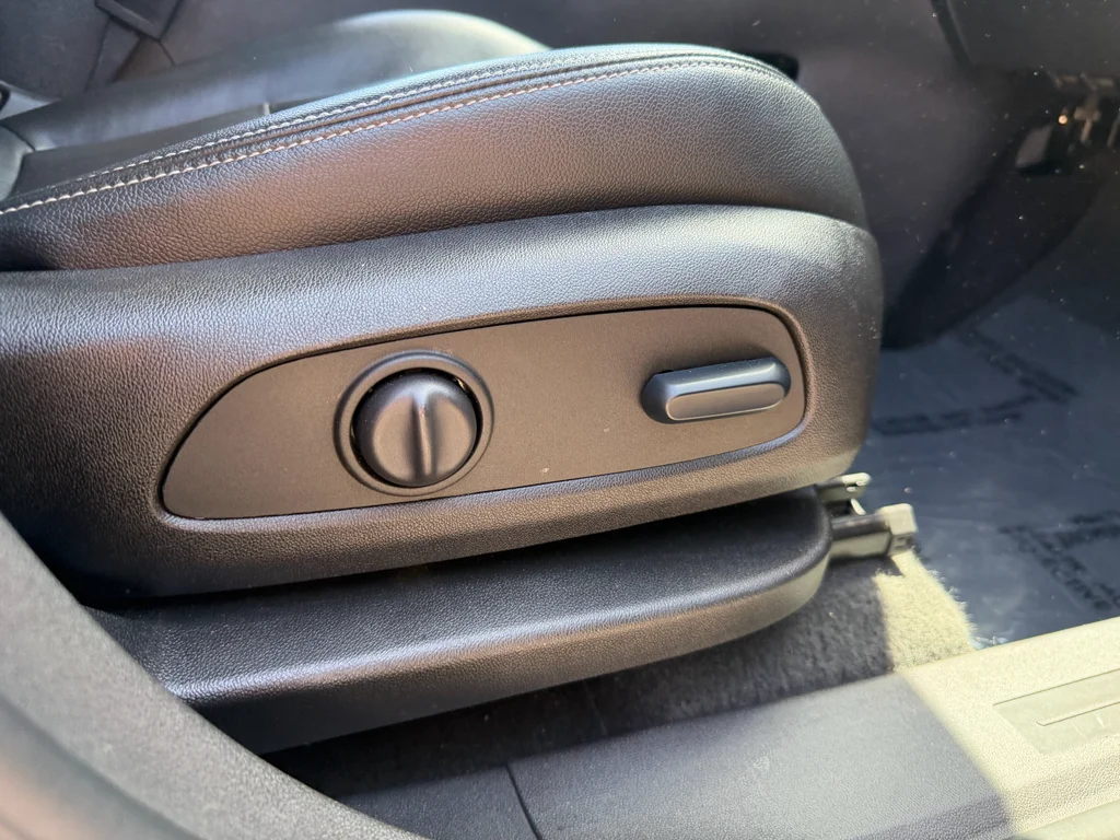 Used 2024 Sterling Metallic GMC SLT image 32