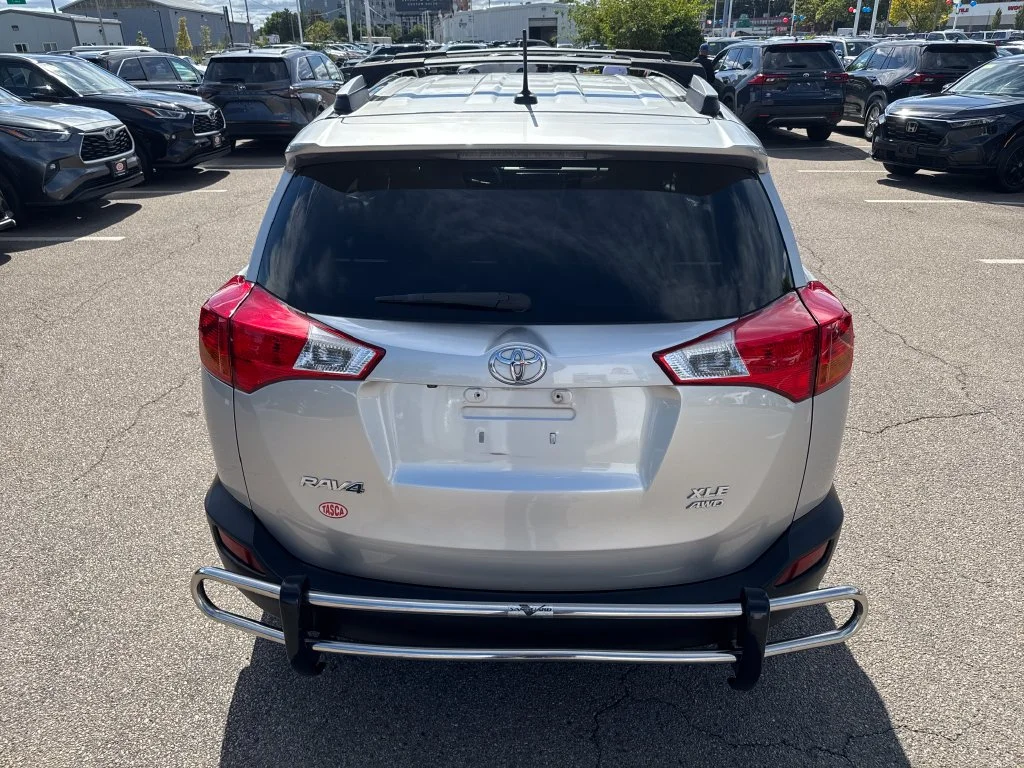 Used 2015 Silver Toyota XLE image 6