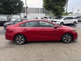 Used 2020 Currant Red Kia LXS image 4