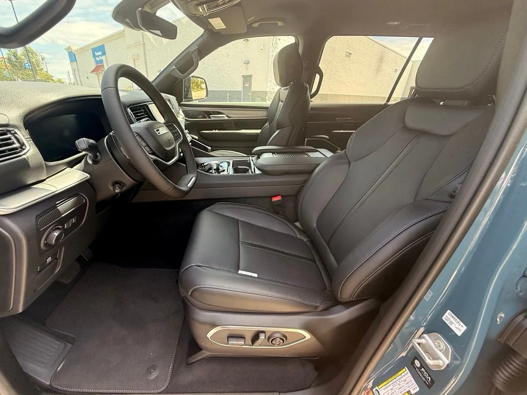 New 2026 Steel Blue Exterior Paint Jeep Limited Altitude image 10