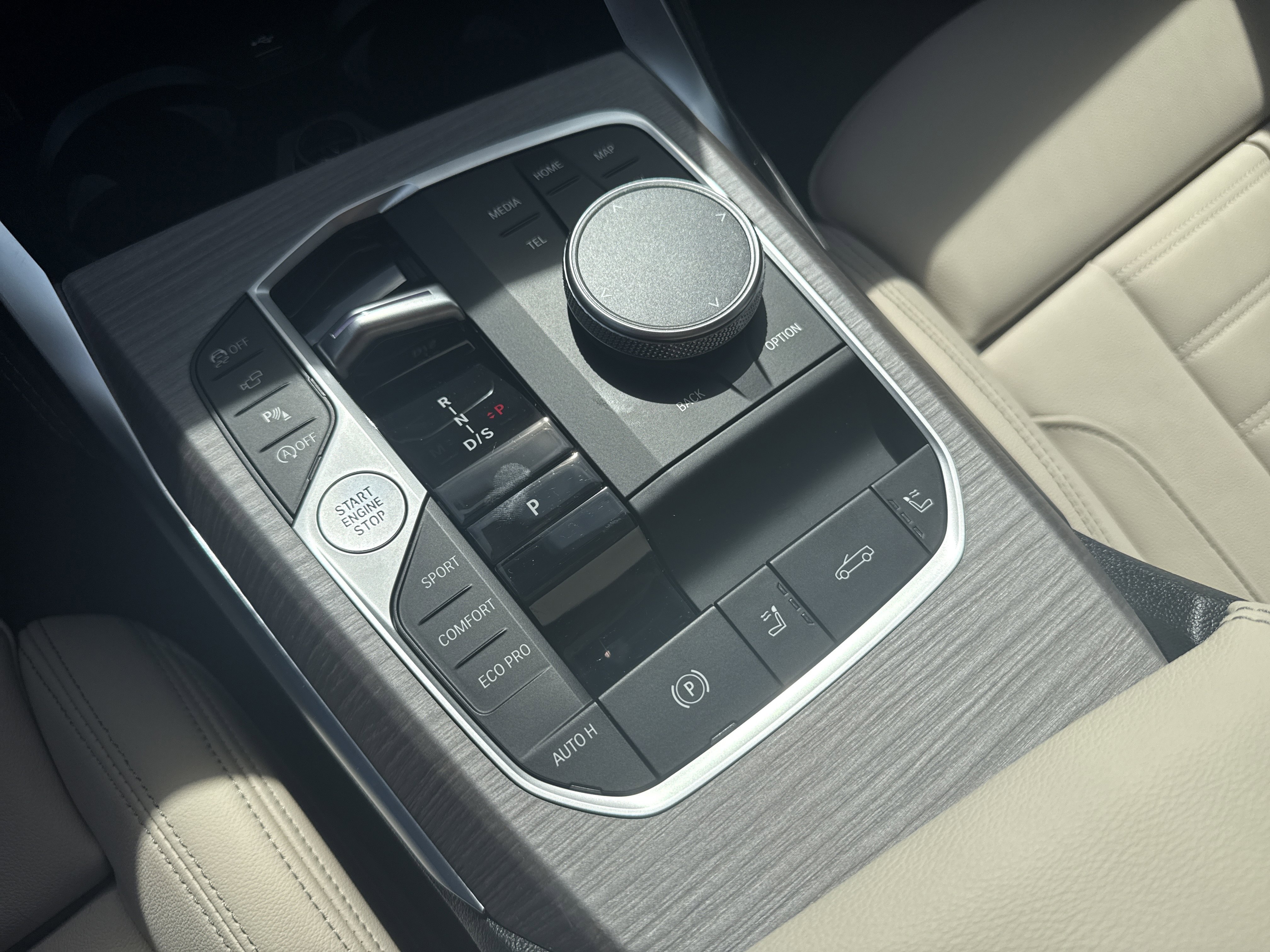 New 2026 MINERAL WHITE BMW M440i xDrive image 17